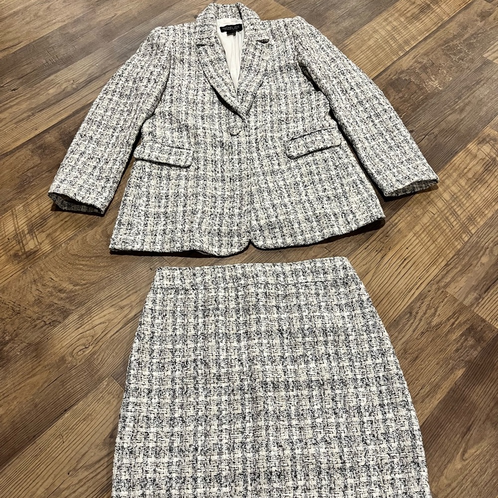 Women’s Classic Tweed Blazer and Skirt Set